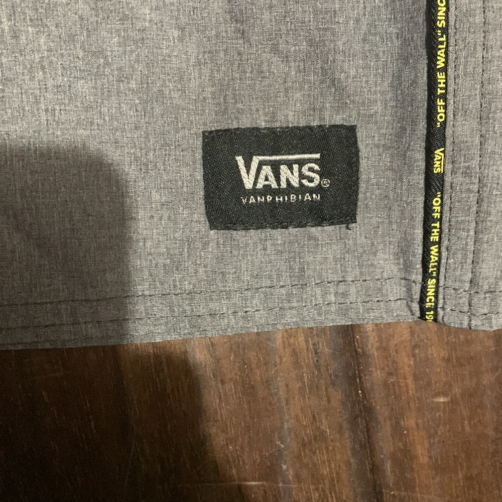 Vans - Picture 2 of 6
